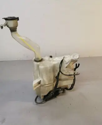 Toyota Prius (XW30) Windshield washer fluid reservoir/tank 