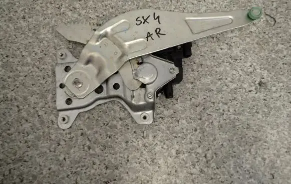 Suzuki SX4 Front door window regulator with motor