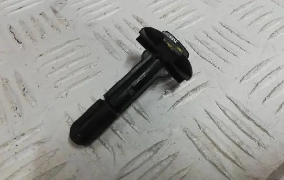 Dacia Sandero Radiator mount bracket