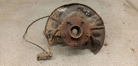 Toyota Corolla Verso AR10 Front wheel hub spindle knuckle 