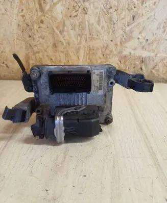 Alfa Romeo 147 Engine control unit/module ECU 1039S02052 0261207728 30551870590