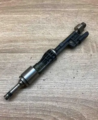 BMW 5 F10 F11 Fuel injector 0261500063 1364756860713 0601925