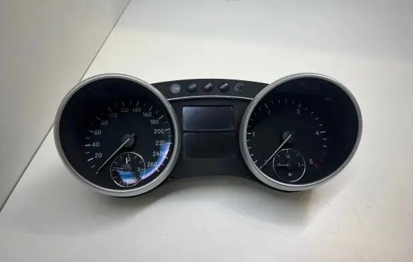 Mercedes-Benz ML W164 Speedometer (instrument cluster) A1649007900 240111 A2C53361660
