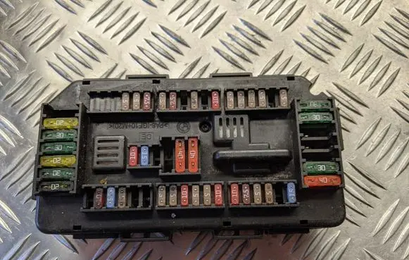BMW 1 F20 F21 Fuse box set 933787901