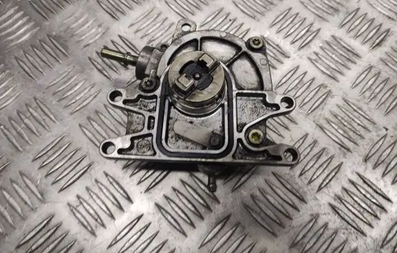 Opel Vectra C Vacuum pump 24465382 0252738 170904014