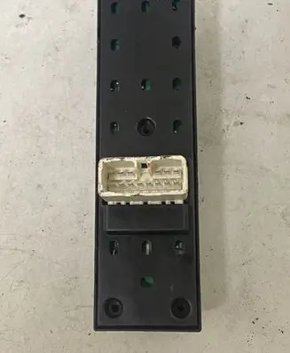 Hyundai Tucson JM Electric window control switch