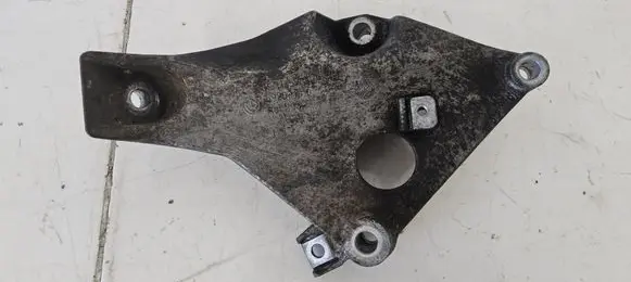 BMW 1 E81 E87 Engine mounting bracket 59280110