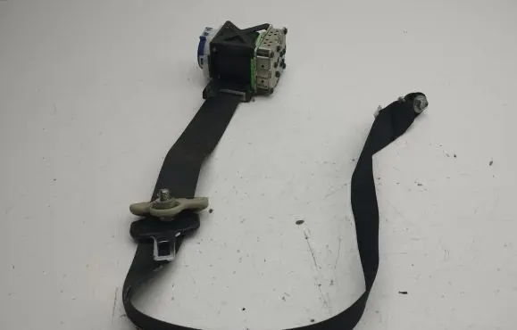 Mazda 6 Front seatbelt 19683R4