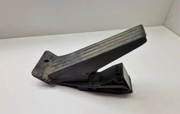BMW 5 F10 F11 Accelerator throttle pedal 6860784
