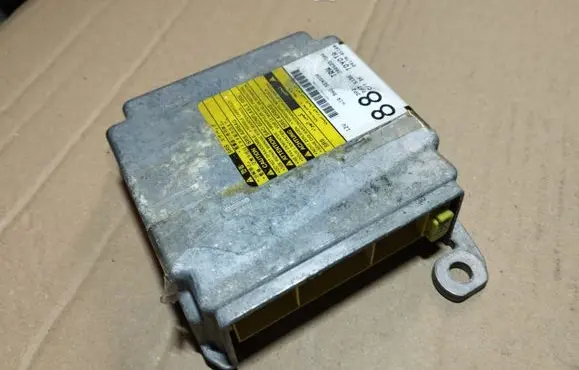 Toyota Avensis T250 Airbag control unit/module 8917005160