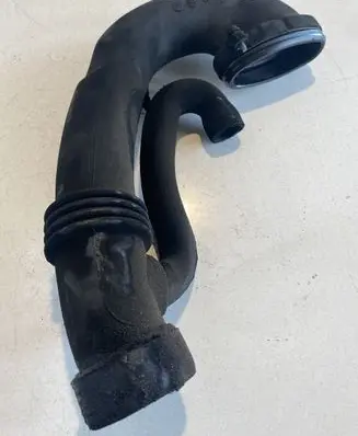 BMW X5 E53 Turbo air intake inlet pipe/hose 7795026
