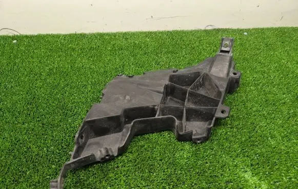 Audi A7 S7 4G Front bumper mounting bracket 4G8807283A
