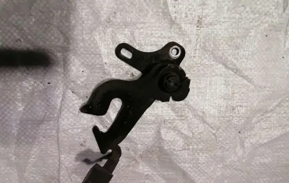 Volvo V70 Engine bonnet/hood lock/catch U9H1A