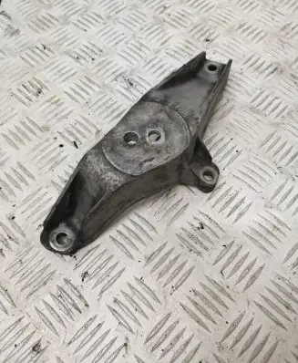 BMW 5 E39 Engine mounting bracket 1096079
