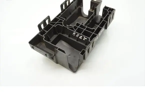 Opel Astra J Fuse box set 13302321 C11000143
