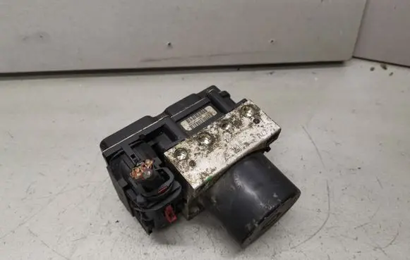 Volkswagen Polo IV 9N3 ABS Pump 6Q0907379AF