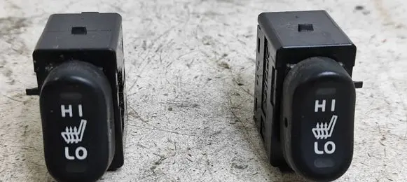 Mitsubishi Colt Seat heating switch 7L18 7L06