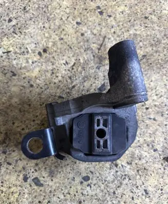 Volvo XC90 Engine mount bracket 326C88