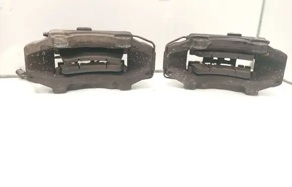 Front brake caliper