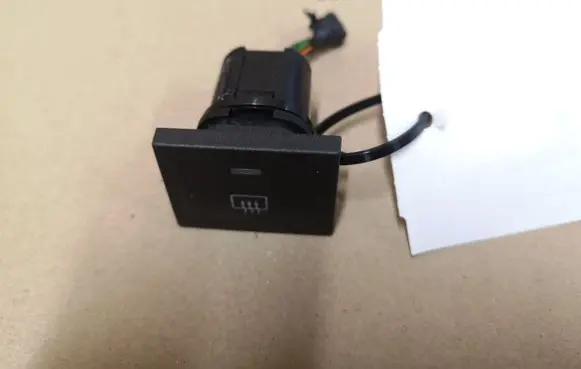 Ford Focus C-MAX Windscreen/window heater switch 3M5T18C621AB