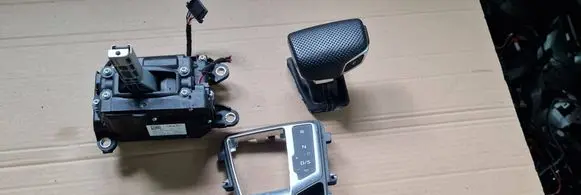 Audi RS5 Gear shifter/selector 8W2713041