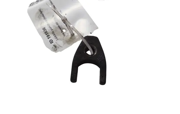 KIA Sorento Fuel Injector clamp holder