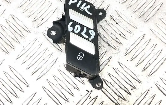 Mercedes-Benz S W221 Central locking switch button A2218213051 03371040100 STV82217