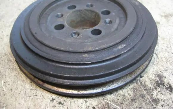Volkswagen Golf IV Crankshaft pulley