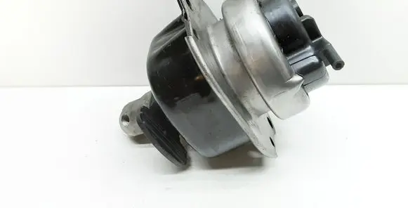 BMW X5 E53 Engine mount bracket