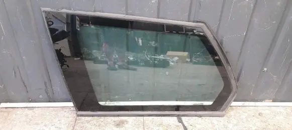 Citroen C4 Grand Picasso Rear side window