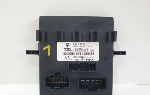 Audi Q7 4L Comfort/convenience module 4F0907279 F005V00581