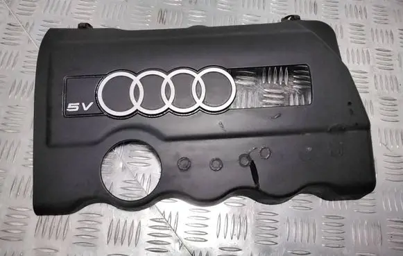 Audi A4 S4 B5 8D Engine cover (trim) 058103724C