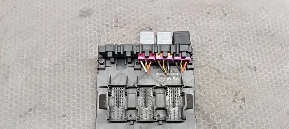 Volkswagen Tiguan Central body control module 5K0937086 BCMPQ35 5WK49079