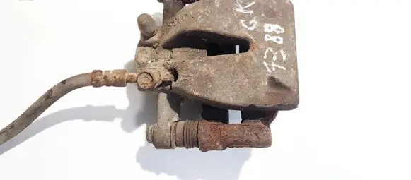 Toyota Avensis T250 Rear brake caliper y01339