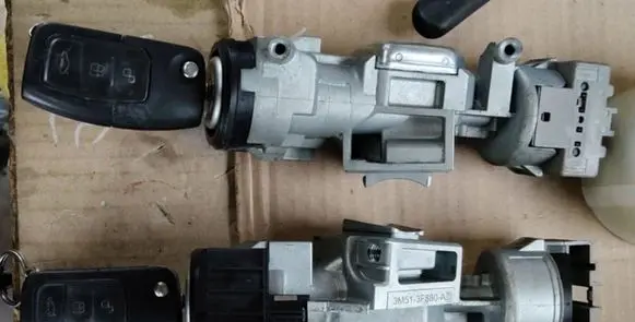 Ford Mondeo MK IV Ignition lock