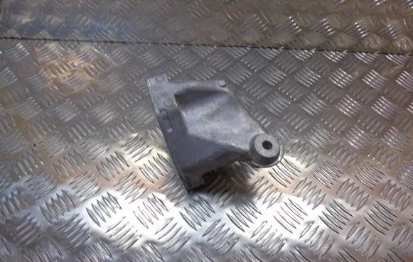 Mercedes-Benz ML W166 Engine mounting bracket A6422236304