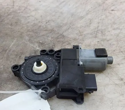 Hyundai i40 Front door window regulator motor 1137328730 HW11SW310