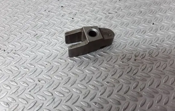 Mercedes-Benz C W203 Fuel Injector clamp holder