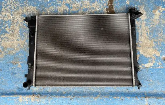 Hyundai ix35 Coolant radiator 253102Y501