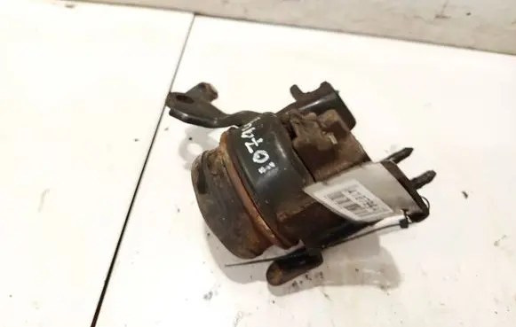 Engine mount bracket