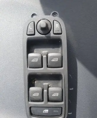 Volvo XC60 Electric window control switch 31334345 SWEB02 21W324