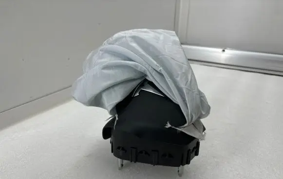 Tesla Model 3 Steering wheel airbag C12315000690R 1508347CND 8002070