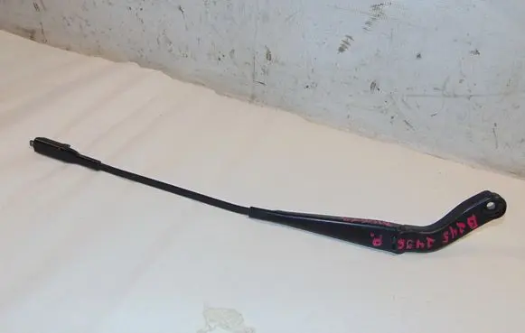 Mercedes-Benz B W245 Front wiper blade arm A1698201444 A1698200240