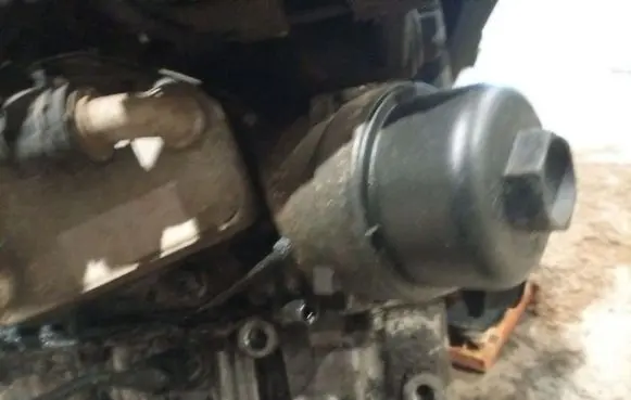 Opel Insignia A Oil filter cover