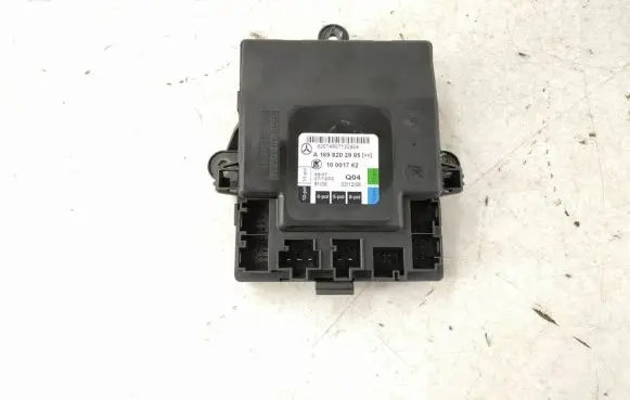 Mercedes-Benz B W245 Door control unit/module 1698202985 1699000500