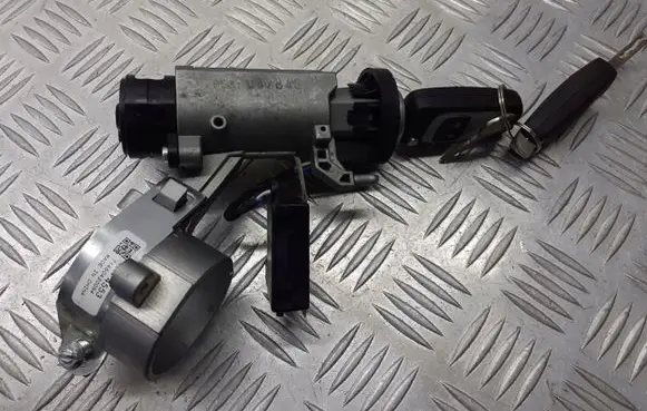 Opel Mokka X Ignition lock 42444553