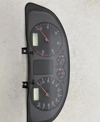 Volkswagen PASSAT B5 Speedometer (instrument cluster) 3B0919881N 1100087940