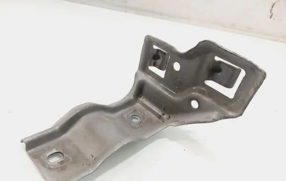 Toyota Corolla E120 E130 Fender mounting bracket