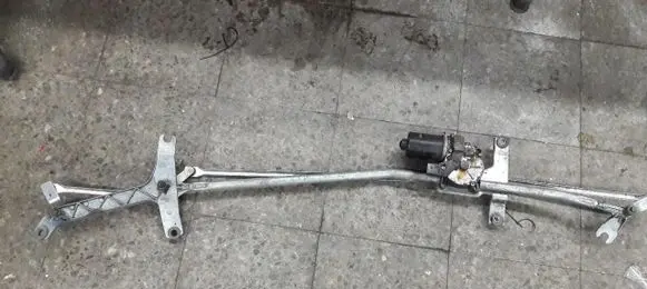 Mercedes-Benz Vito Viano W638 Front wiper linkage A6398200040