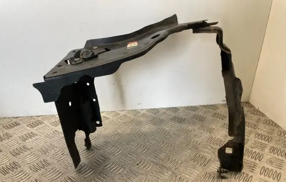Headlight/headlamp mounting bracket